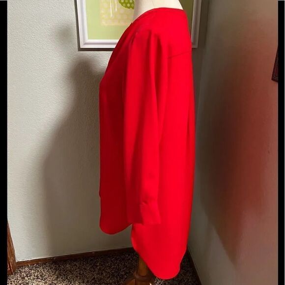 EUC Sugar Lips Red Hi/Low V-neck, 3/4 Sleeve Top #196 - Picture 2 of 3